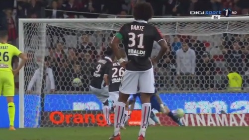 尤维斯塔比亚0比3负弗洛西诺内，阿巴特带队客场失利（尤维斯塔比亚客场0比3不敌弗洛西诺内，阿巴特率队告负）