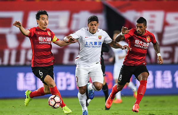 詹姆斯：里夫斯现在是我们的核心成员，他也想要承担这份责任（詹姆斯：里夫斯已是球队核心，愿主动肩负重任）