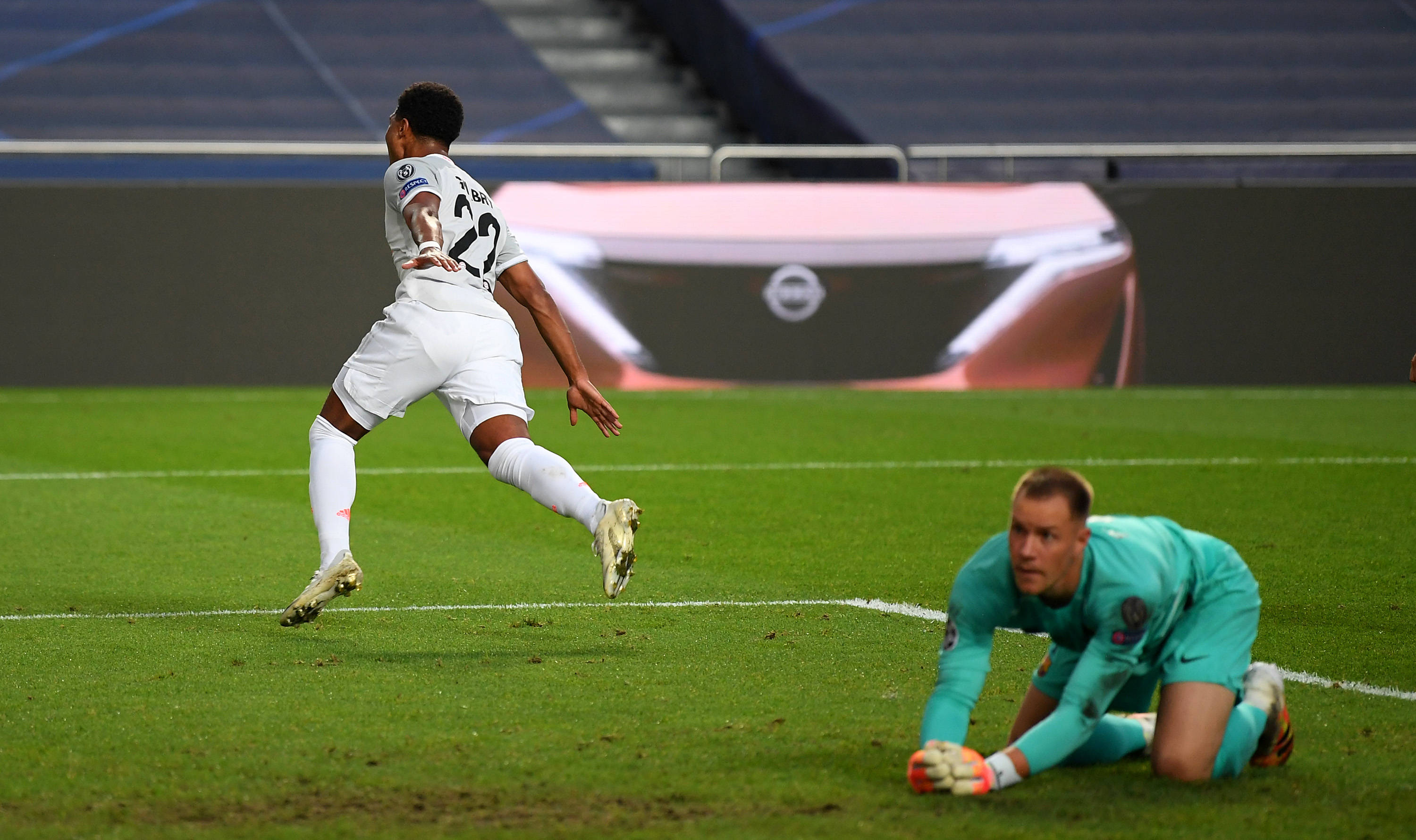 云南玉昆野心不小，一口气连续敲定两位巴西新外援，中超争冠新搅局者浮现（云南玉昆连签两名巴西外援，争冠野心尽显，中超新搅局者崛起）