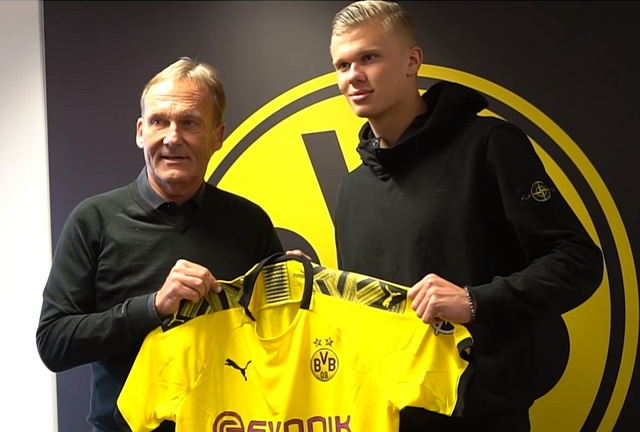 雷霆11月24日以122-95大胜开拓者，杨瀚森打破中国球员NBA得分纪录，展现强大实力。（11月24日雷霆122比95狂胜开拓者，杨瀚森刷新中国球员NBA得分纪录，统治力十足）