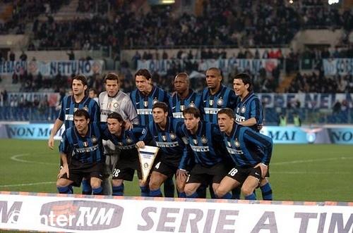 罗马诺：曼城在关注费耶诺德右后卫里德，拜仁也对他有意（罗马诺：费耶诺德右后卫里德获曼城考察，拜仁同样关注）